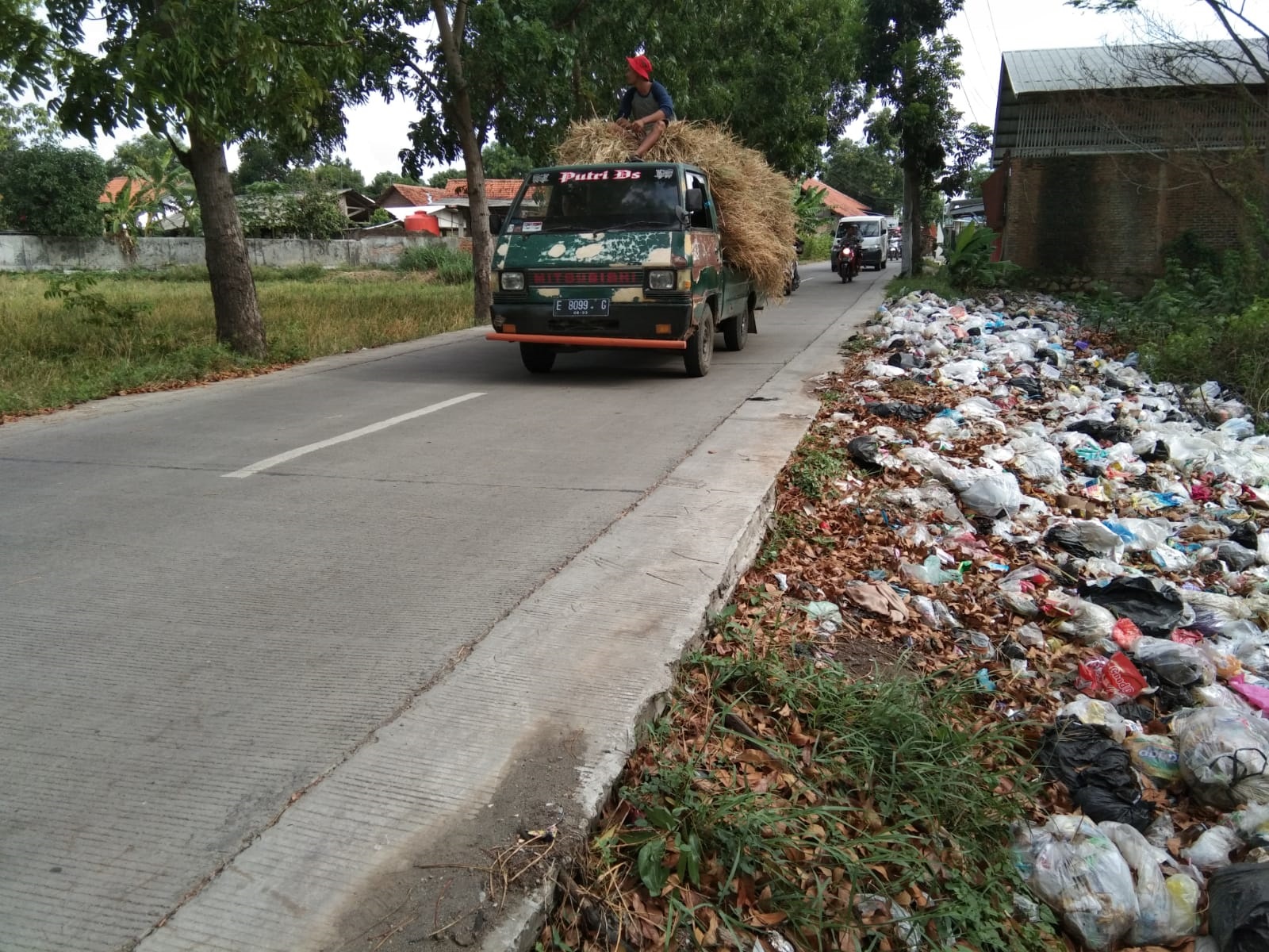 Sampah Liar Tetap Berserakan