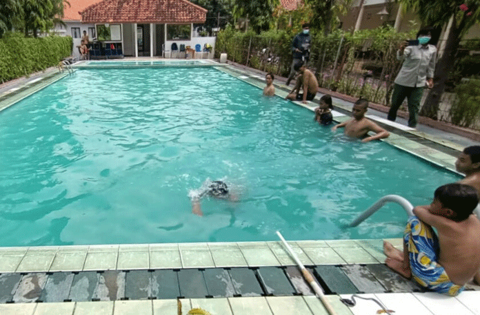 Atlet Indramayu Terpaksa Berlatih di Kolam Renang Umum