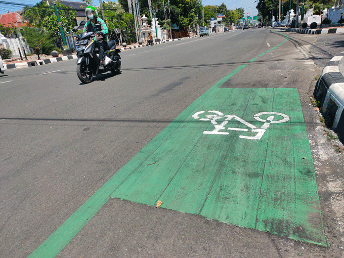 Garis Hijau di Jalan Kota Cirebon, Khusus untuk Jalur Sepeda