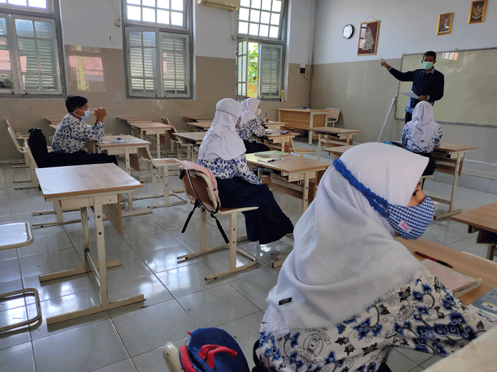 PTM, Ternyata Ada Sekolah Lebihi Kapasitas 50 Persen