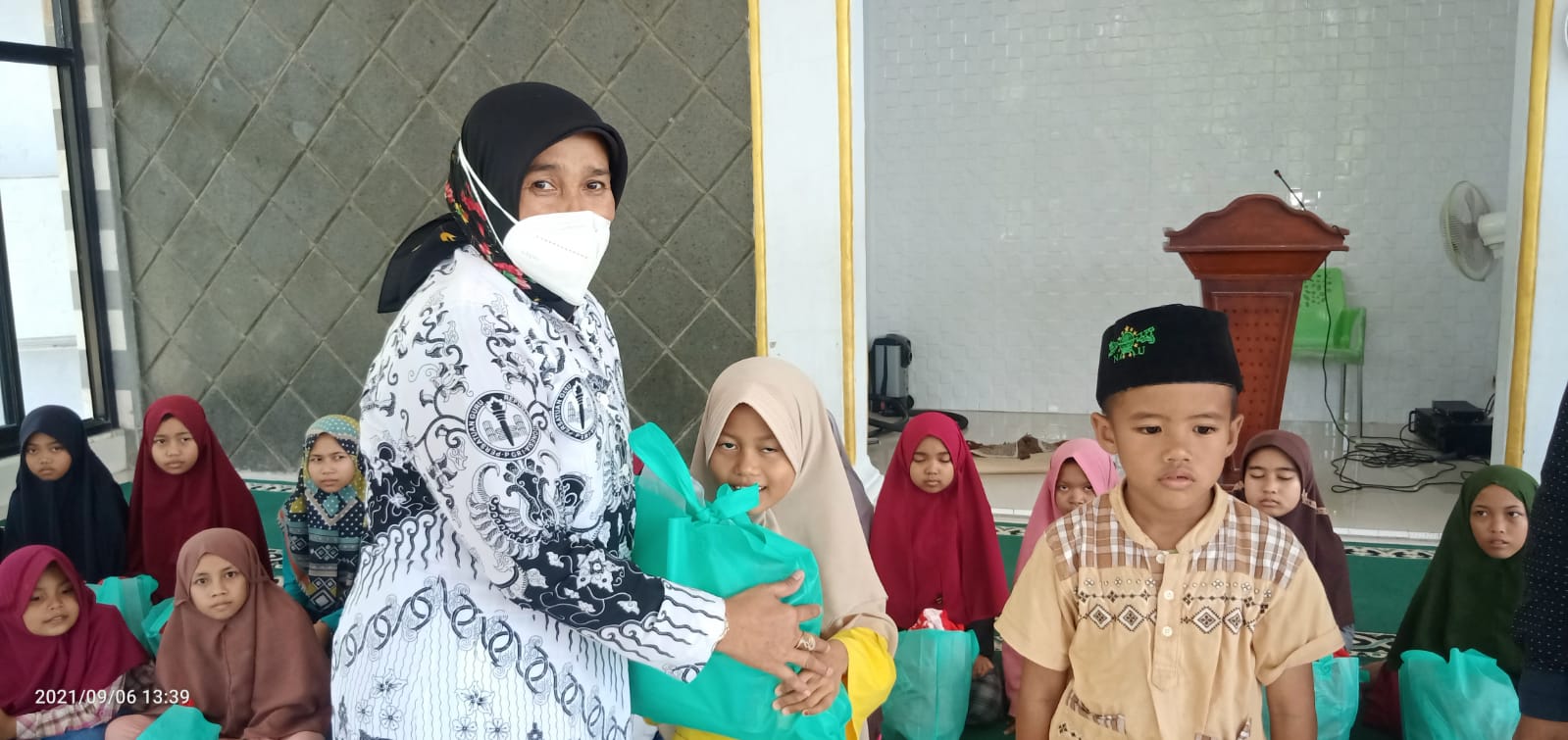 PGRI Peduli Santuni Yatim Piatu Di Pesantren