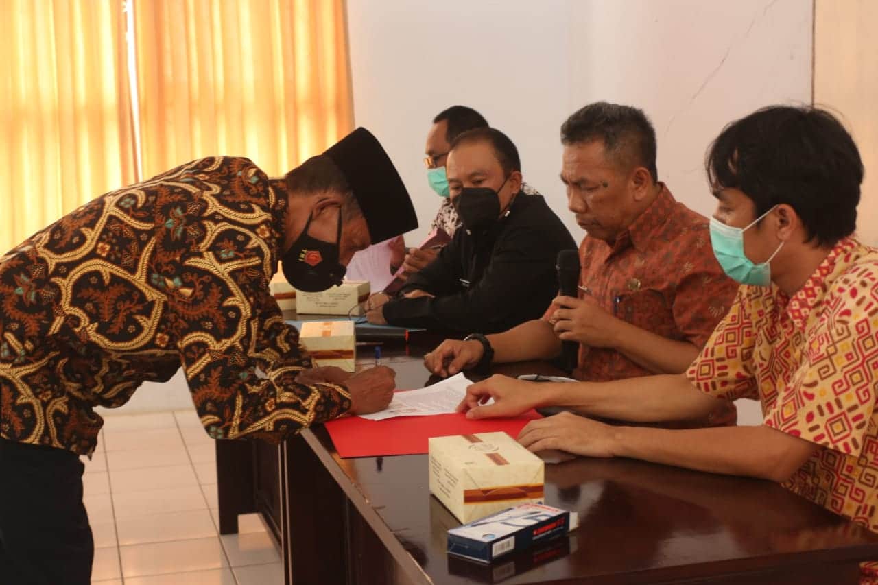 Enam Bakal Calon Kades Karangmuncang Mengikuti Seleksi