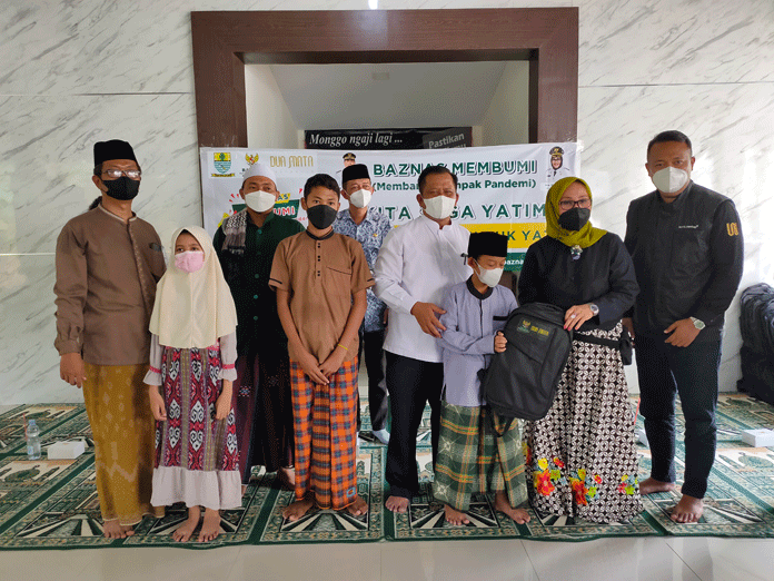 Membumi, Baznas Salurkan 100 Bantuan Paket Pendidikan