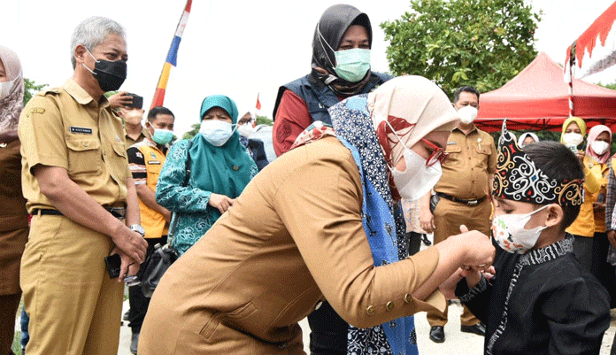 Bupati Nina Beri Dukungan Posyandu Mawar di Lomba se-Jabar