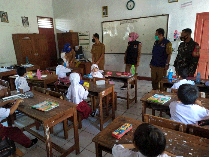 Satgas Kelurahan Sunyaragi Temukan Sekolah yang Abai Prokes