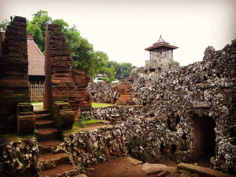 Festival Seni dan Budaya Nusantara Picu Polemik, Banyak Pengelola Goa  Sunyaragi Dipecat