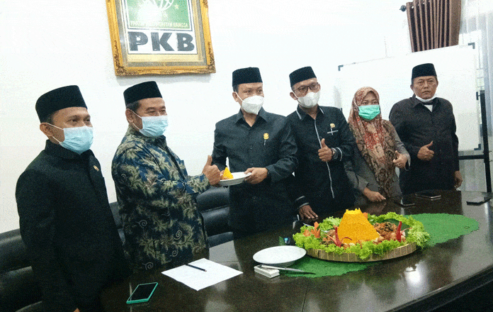 Raperda Inisiasi Disetujui, Fraksi PKB Gelar Syukuran