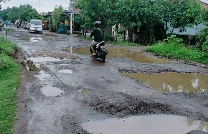 Faktor Penyebab Jalan Rusak Belum Diperbaiki