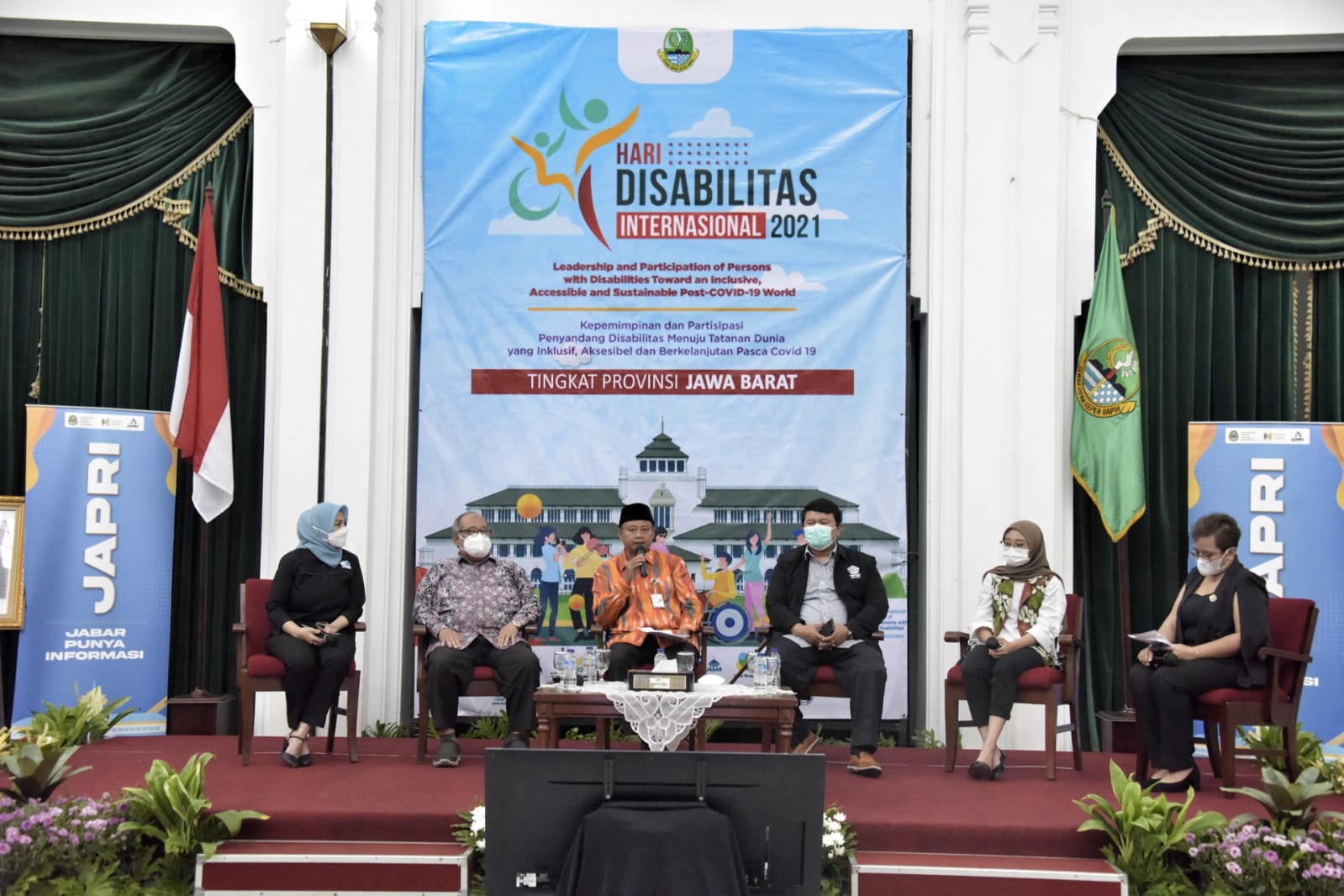 Peduli Disabilitas, Bupati Kuningan Diganjar Penghargaan