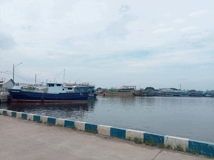 Air Pantai Kejawanan Tiba-tiba Surut, BMKG: Jangan Khawatir