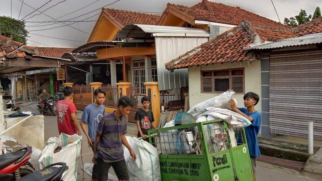 10 Tahun Konsisten Kumpulkan Sampah