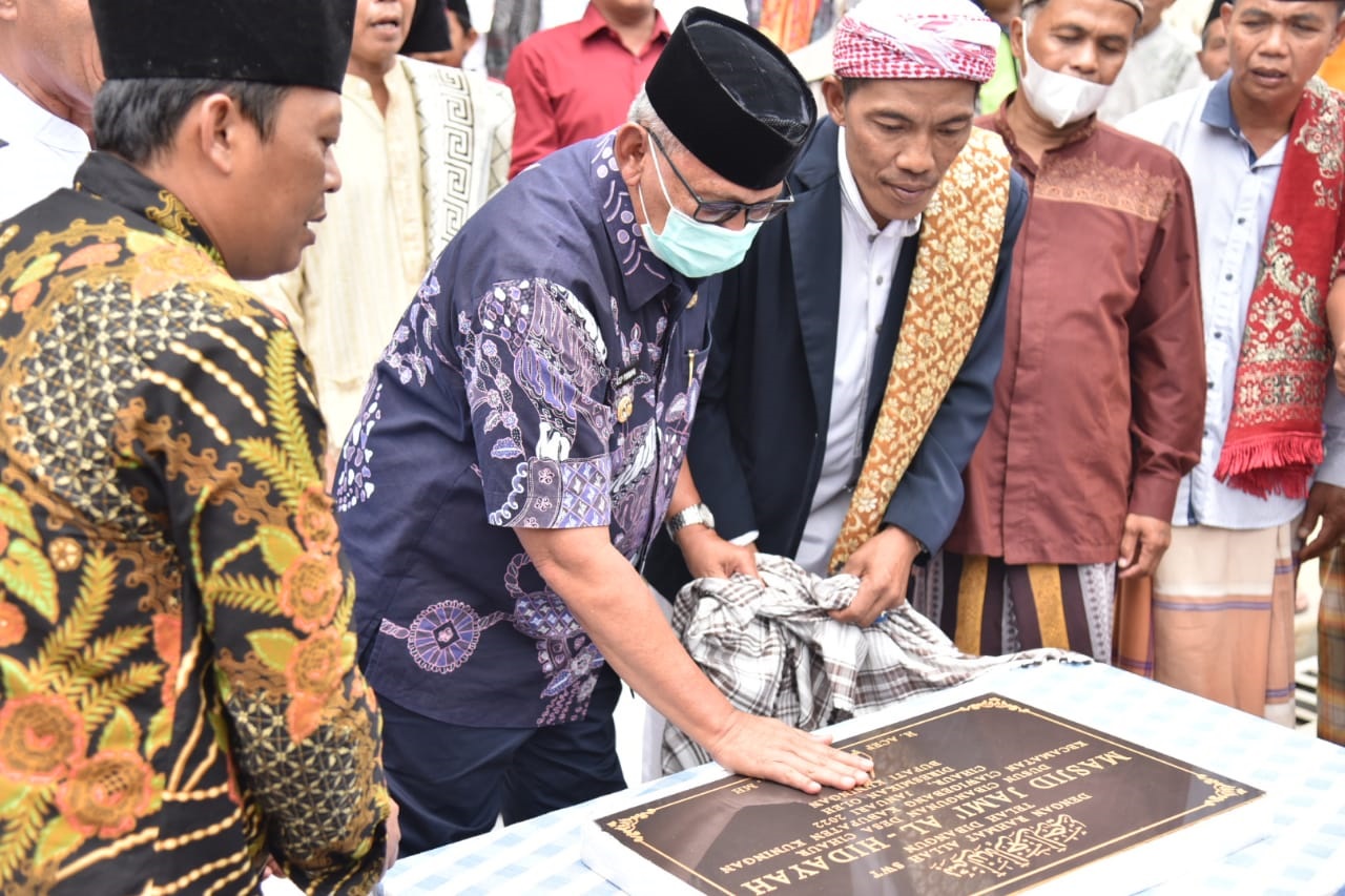 Bupati Puji Masjid Al-Hidayah Bergaya Arsitektur Timur Tengah