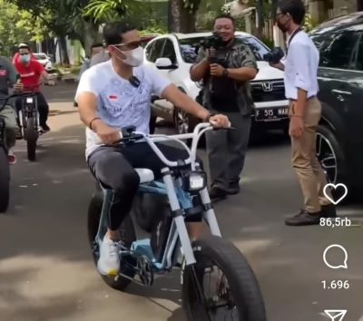 Diuji Coba Sandiaga Uno, Sepeda Listrik E-Run Segera Produksi Masal di Majalengka