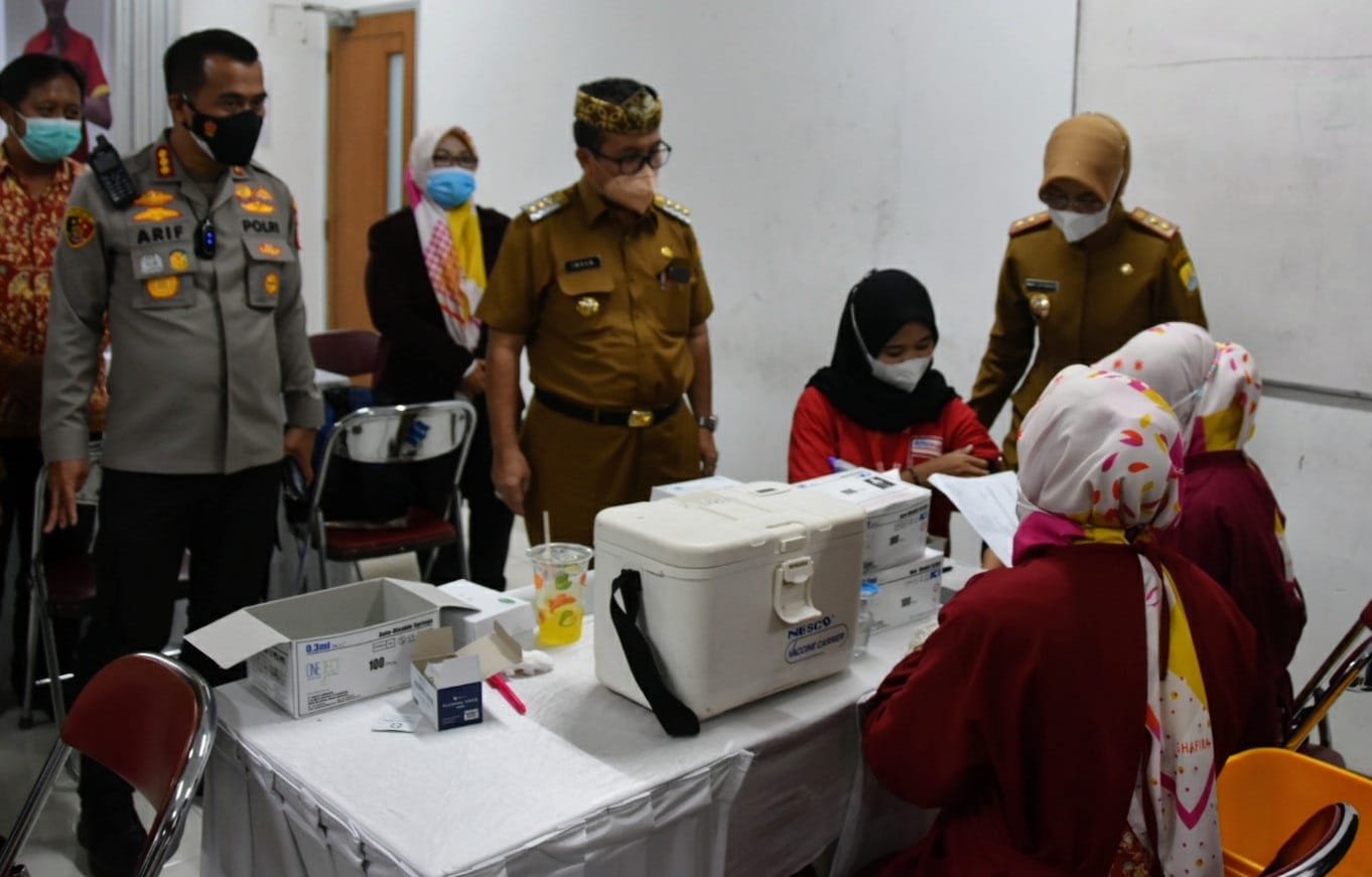 Vaksinasi di Kabupaten Cirebon Sudah Capai Target