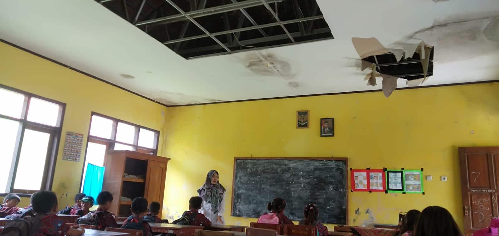 Orangtua Batal Sekolahkan Anak ke SDN 1 Astanamukti, Takut  Kejatuhan Plafon