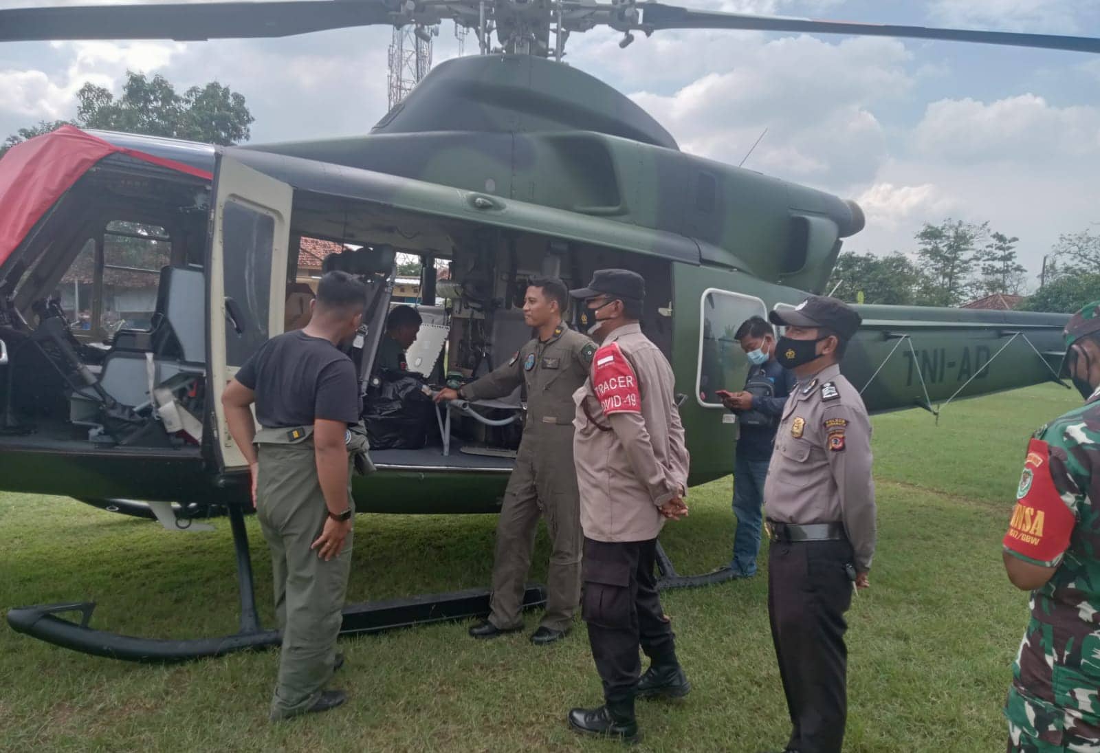 Hidrolik Rusak, Helikopter TNI-AD Mendarat Darurat