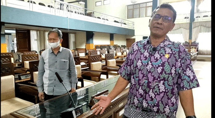Ngamuk di Rapat, Ketua Fraksi Gerindra-Bintang Minta Maaf, Mengganti Kaca yang Pecah