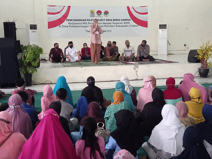 Kerjasama MIS Foundation, Koperasi WSM dan Pemdes Purbawinangun; Bantu Tangani Sampah di Kabupaten Cirebon